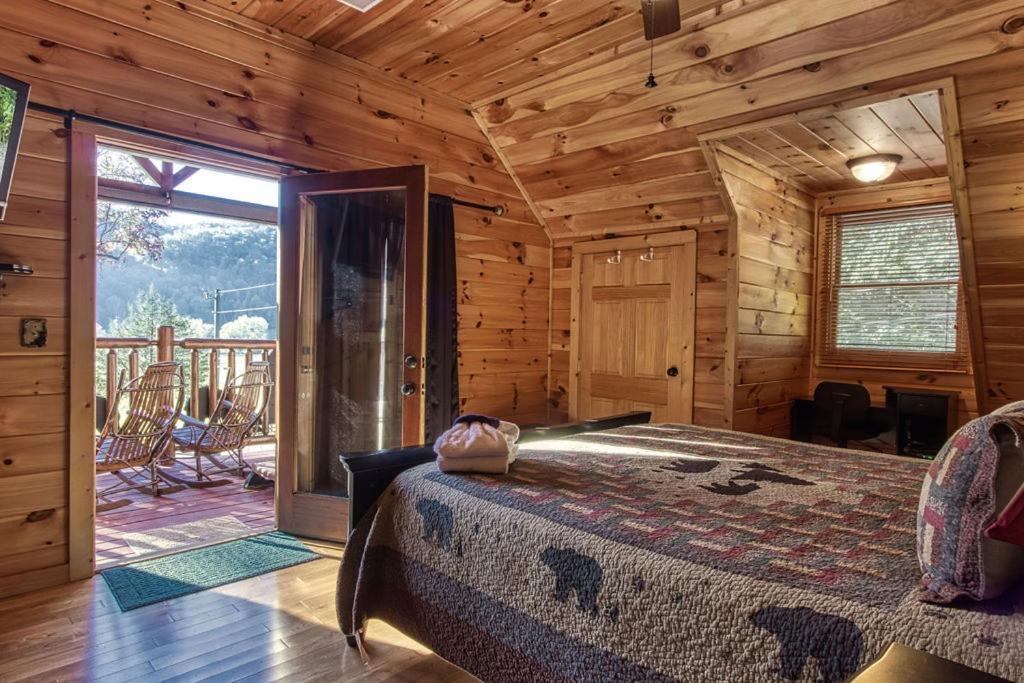Papa Bear, Hot Tub, Wifi, 1089 Free Tickets Each Paid Day, Dollywood And More เซอเวียร์วีล ภายนอก รูปภาพ
