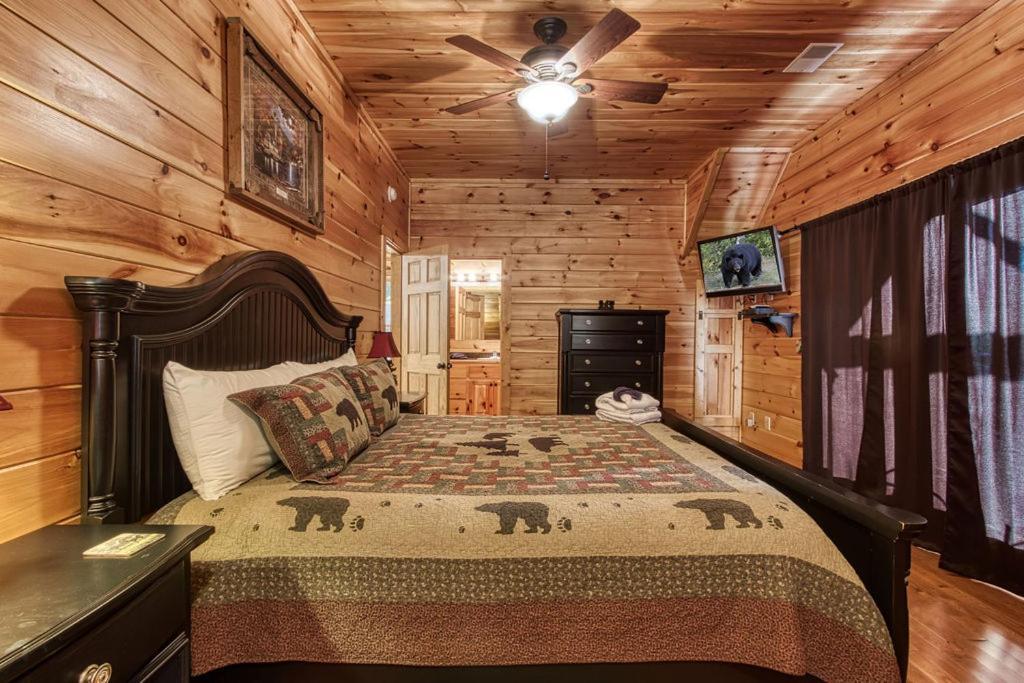 Papa Bear, Hot Tub, Wifi, 1089 Free Tickets Each Paid Day, Dollywood And More เซอเวียร์วีล ภายนอก รูปภาพ